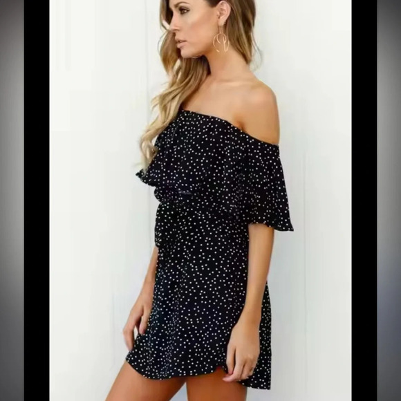 Dresses & Skirts - Harper and me Women’s size 10 off the shoulder dot dress comfortable flattering